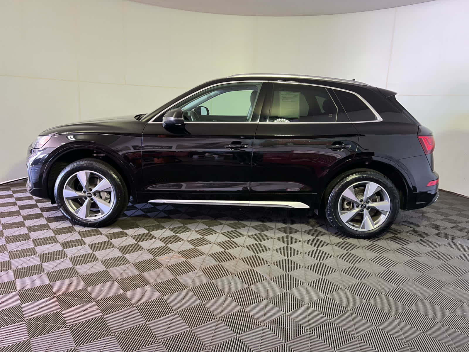 2023 Audi Q5 Premium Plus