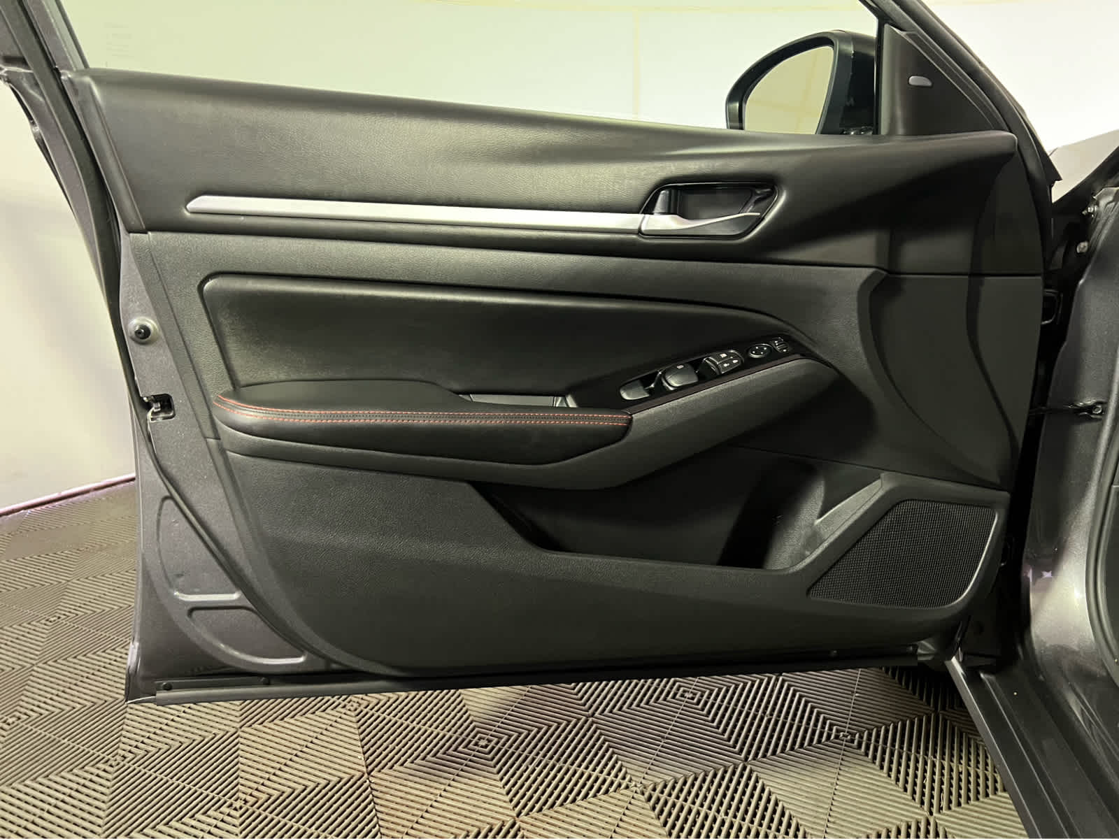 2024 Nissan Altima SR