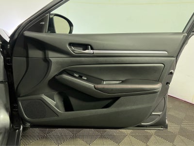 2024 Nissan Altima SR