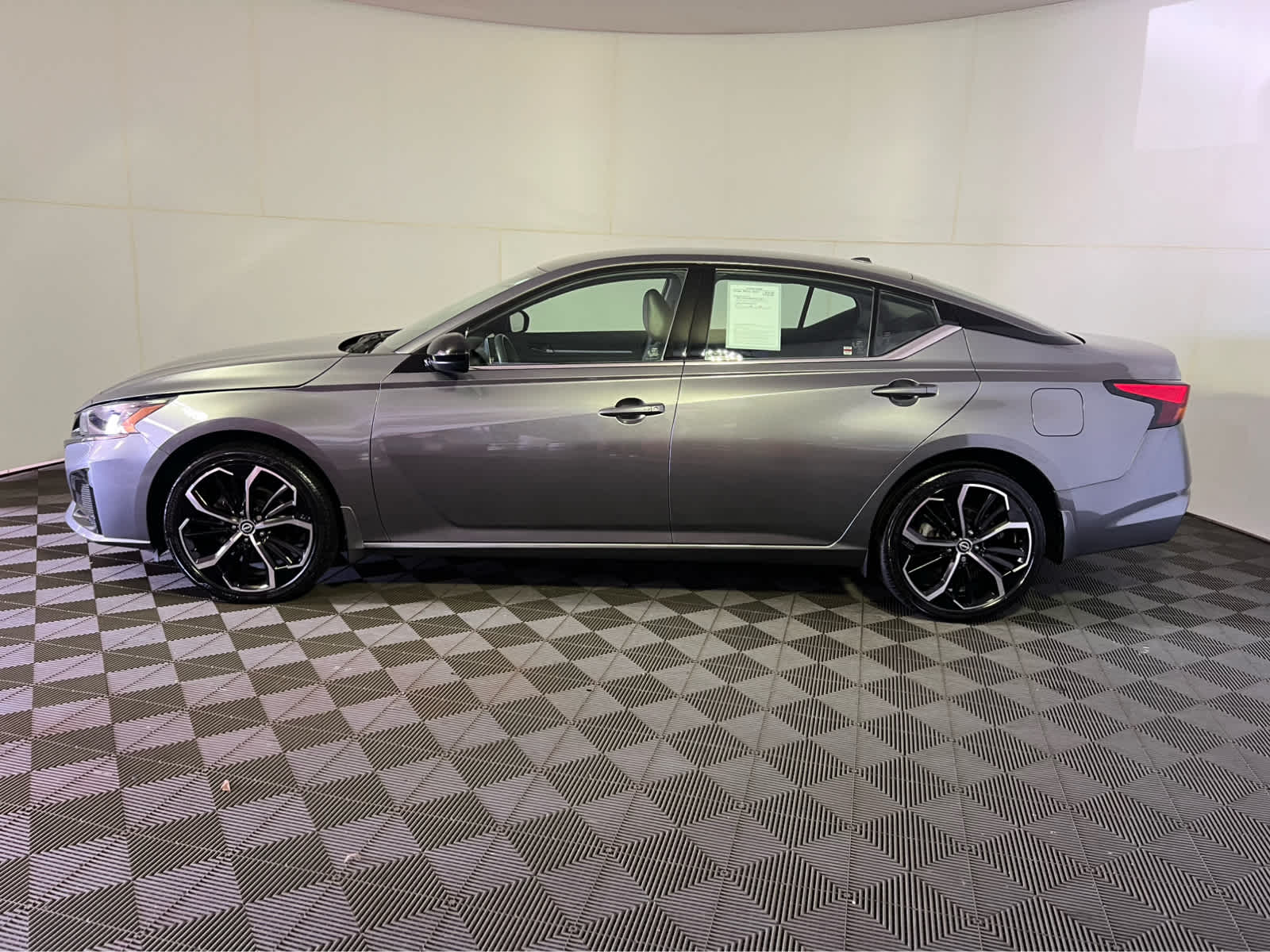 2024 Nissan Altima SR