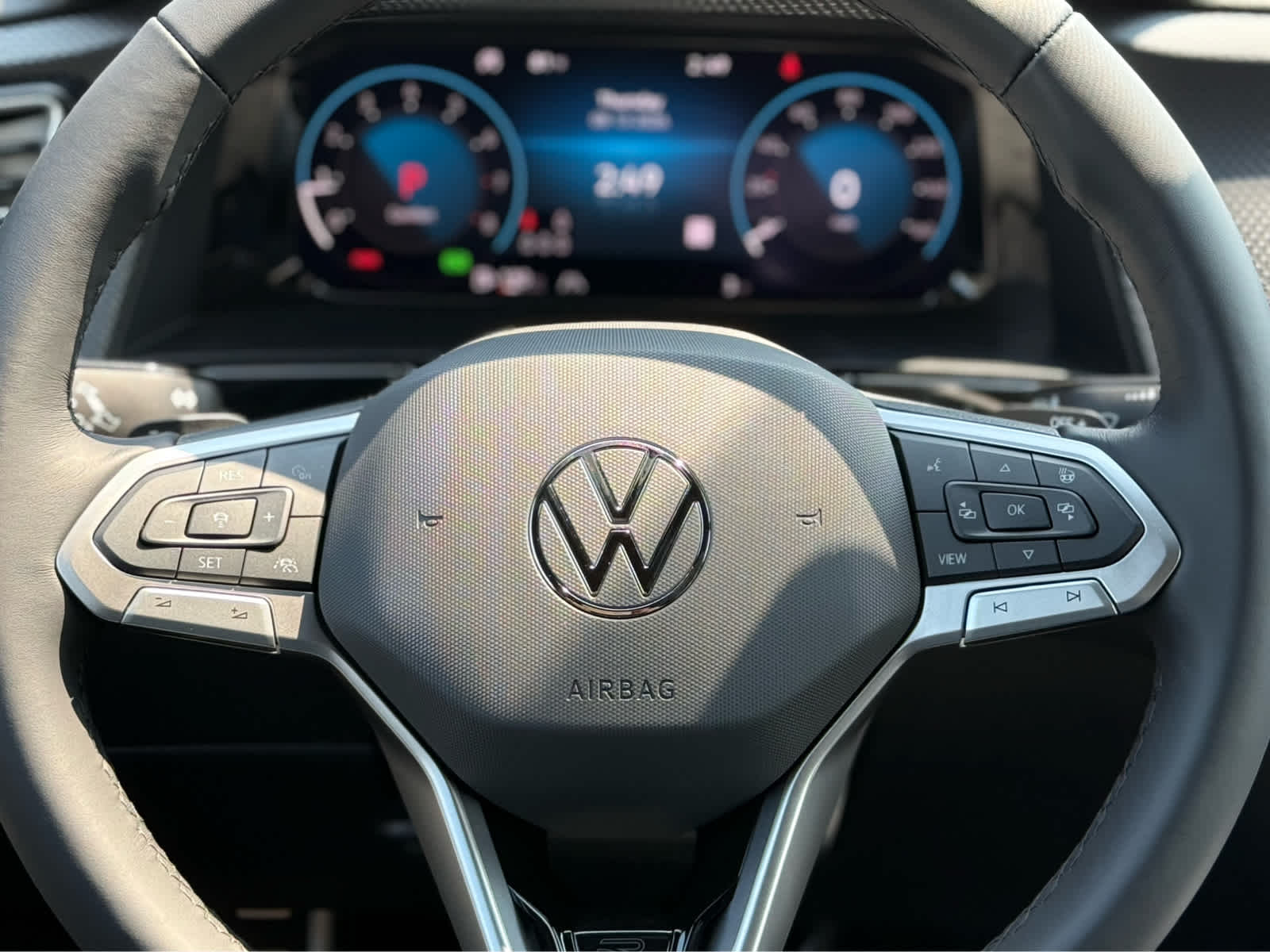2026 Volkswagen Atlas Cross Sport 2.0T SEL Premium R-Line