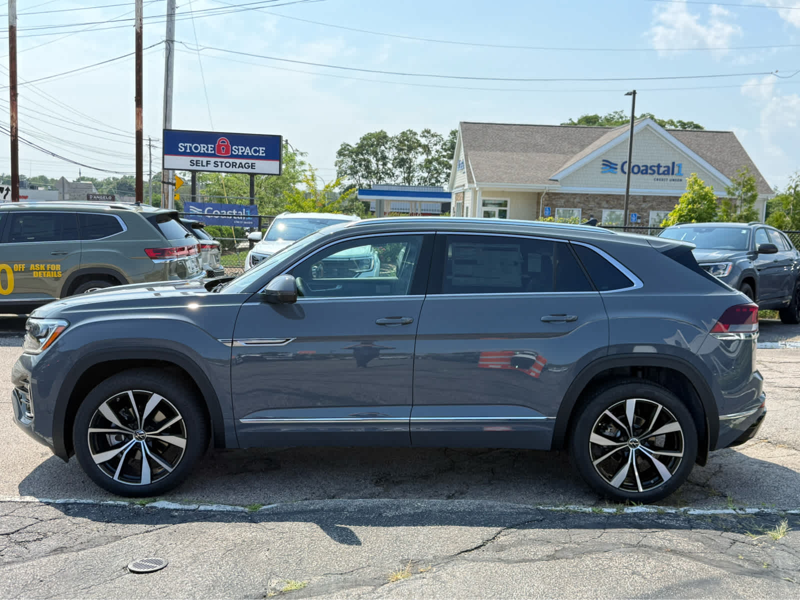 2026 Volkswagen Atlas Cross Sport 2.0T SEL Premium R-Line