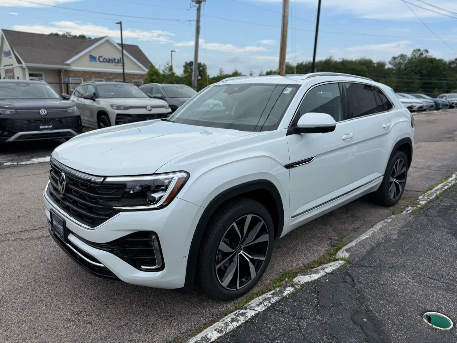 2026 Volkswagen Atlas Cross Sport 2.0T SEL Premium R-Line
