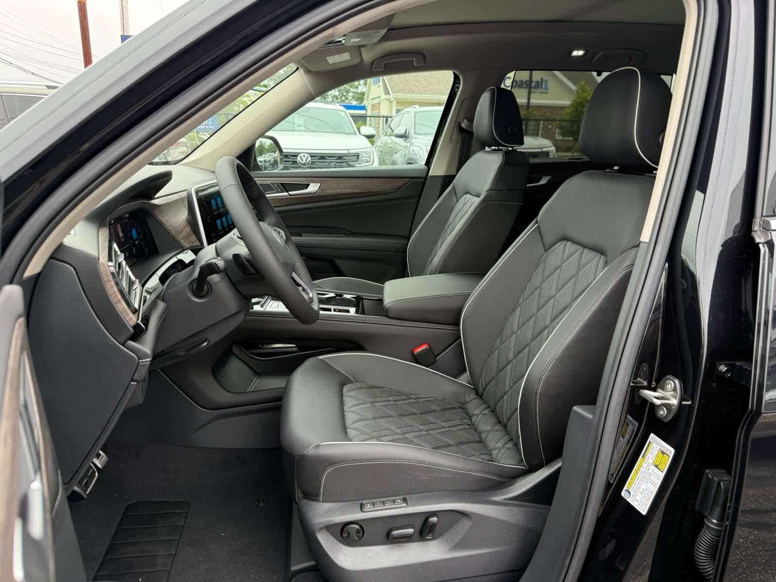 2026 Volkswagen Atlas 2.0T SEL Premium R-Line