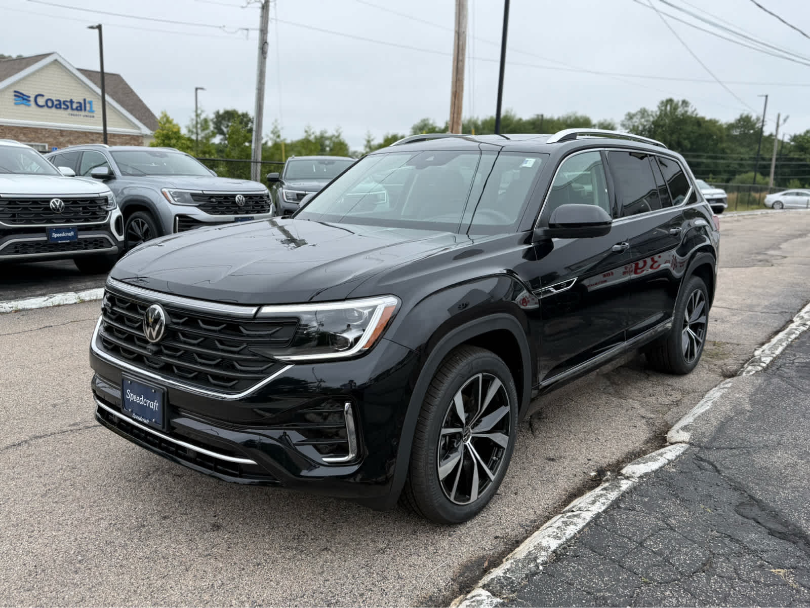 2026 Volkswagen Atlas 2.0T SEL Premium R-Line