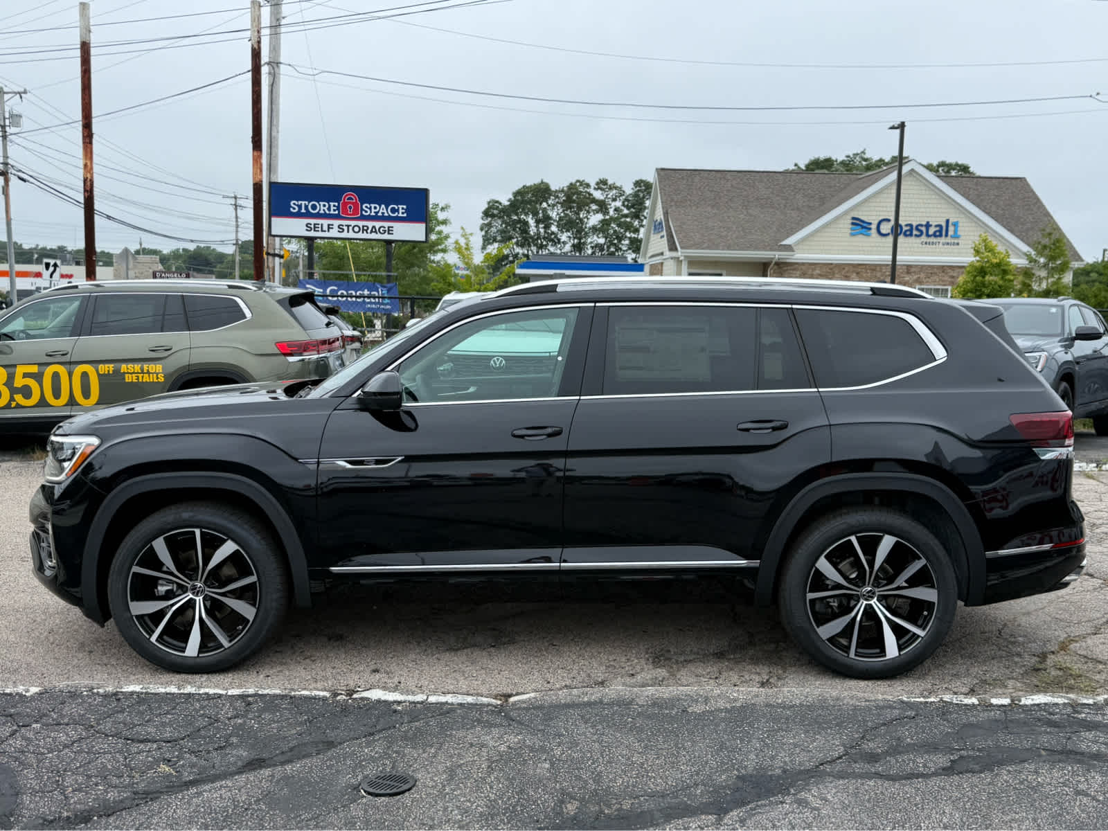 2026 Volkswagen Atlas 2.0T SEL Premium R-Line