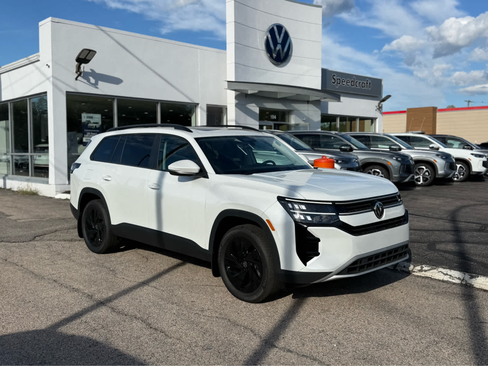 2027 Volkswagen Atlas SE w/Technology