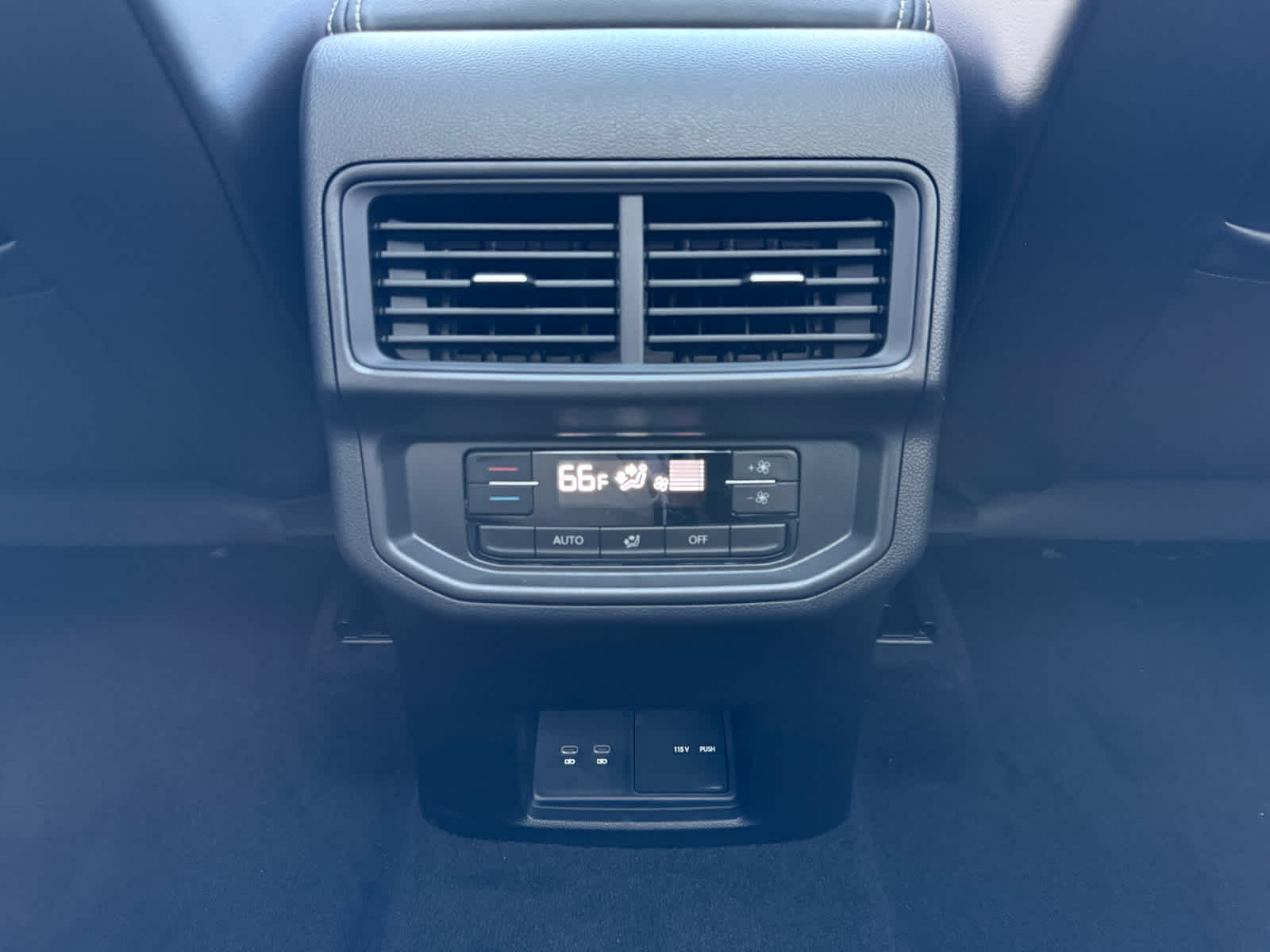 2027 Volkswagen Atlas SE w/Technology