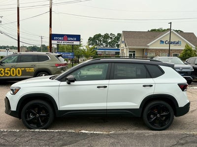 2026 Volkswagen Taos SE Black