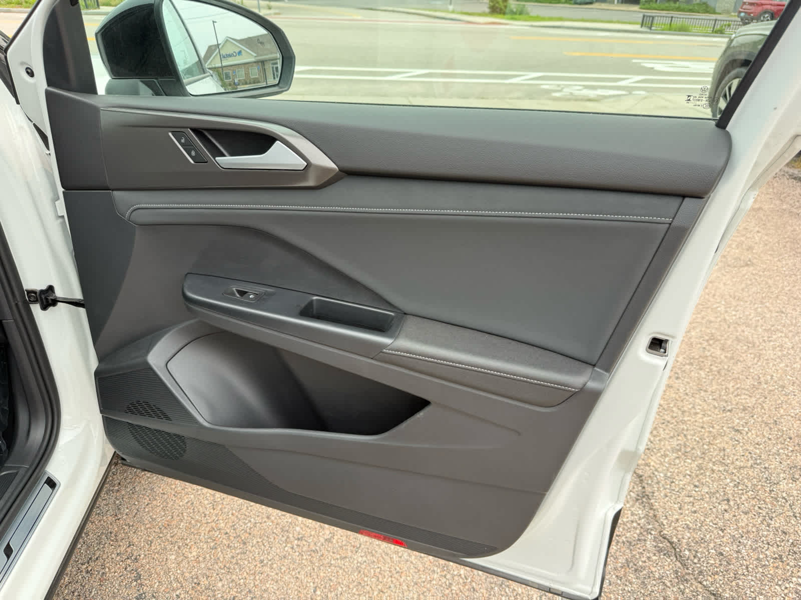 2026 Volkswagen Taos SE Black