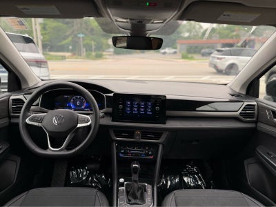 2026 Volkswagen Taos SE Black