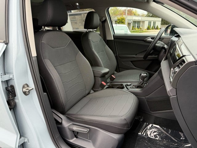 2026 Volkswagen Taos 1.5T SE Black