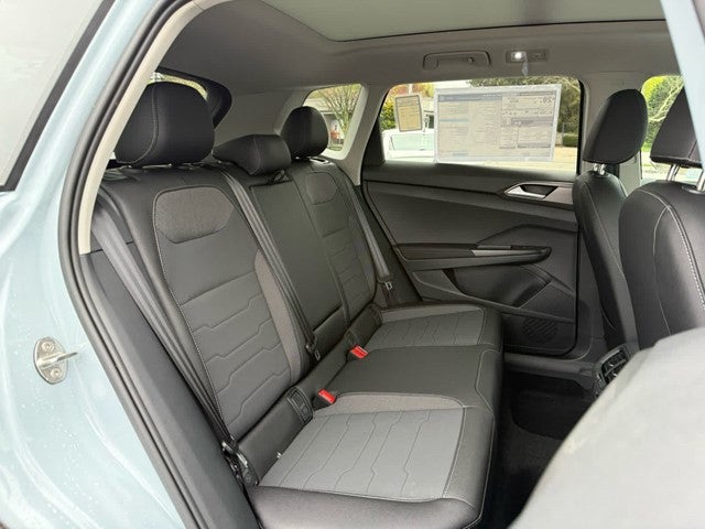 2026 Volkswagen Taos 1.5T SE Black