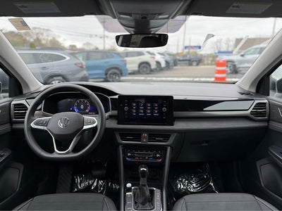 2026 Volkswagen Taos 1.5T SE Black