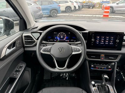 2026 Volkswagen Taos 1.5T SE Black