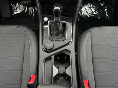 2026 Volkswagen Taos 1.5T SE Black