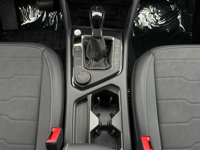 2026 Volkswagen Taos 1.5T SE Black