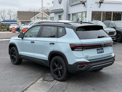 2026 Volkswagen Taos 1.5T SE Black