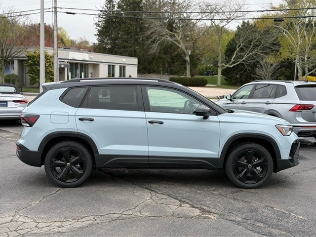 2026 Volkswagen Taos 1.5T SE Black