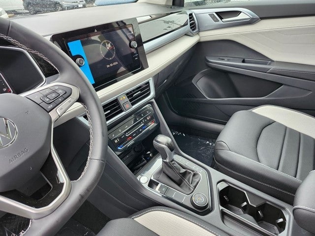 2026 Volkswagen Taos 1.5T SEL