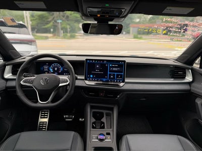 2026 Volkswagen Tiguan 2.0T SE R-Line Black