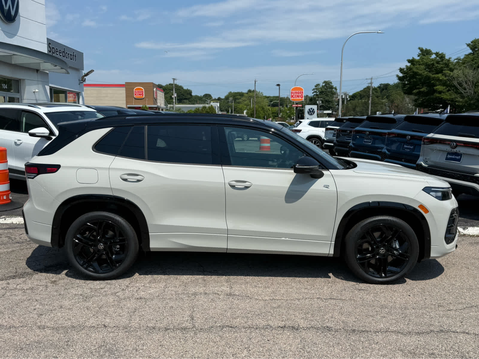 2026 Volkswagen Tiguan 2.0T SE R-Line Black