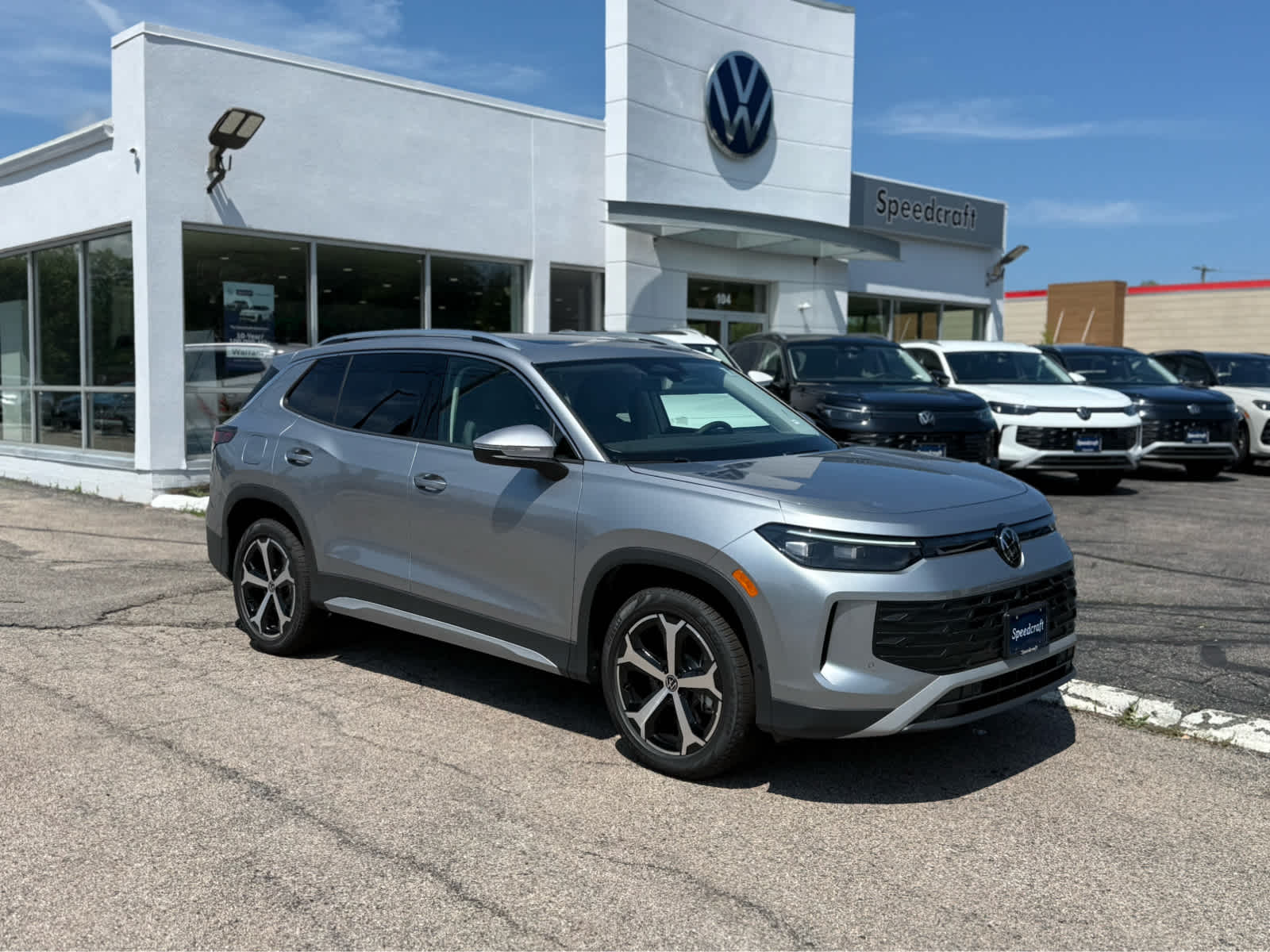 2026 Volkswagen Tiguan 2.0T SE