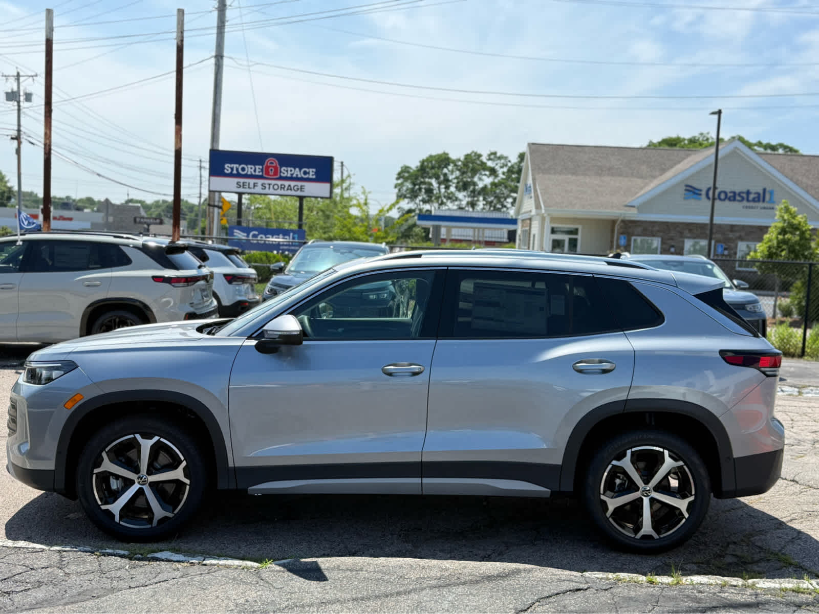 2026 Volkswagen Tiguan 2.0T SE